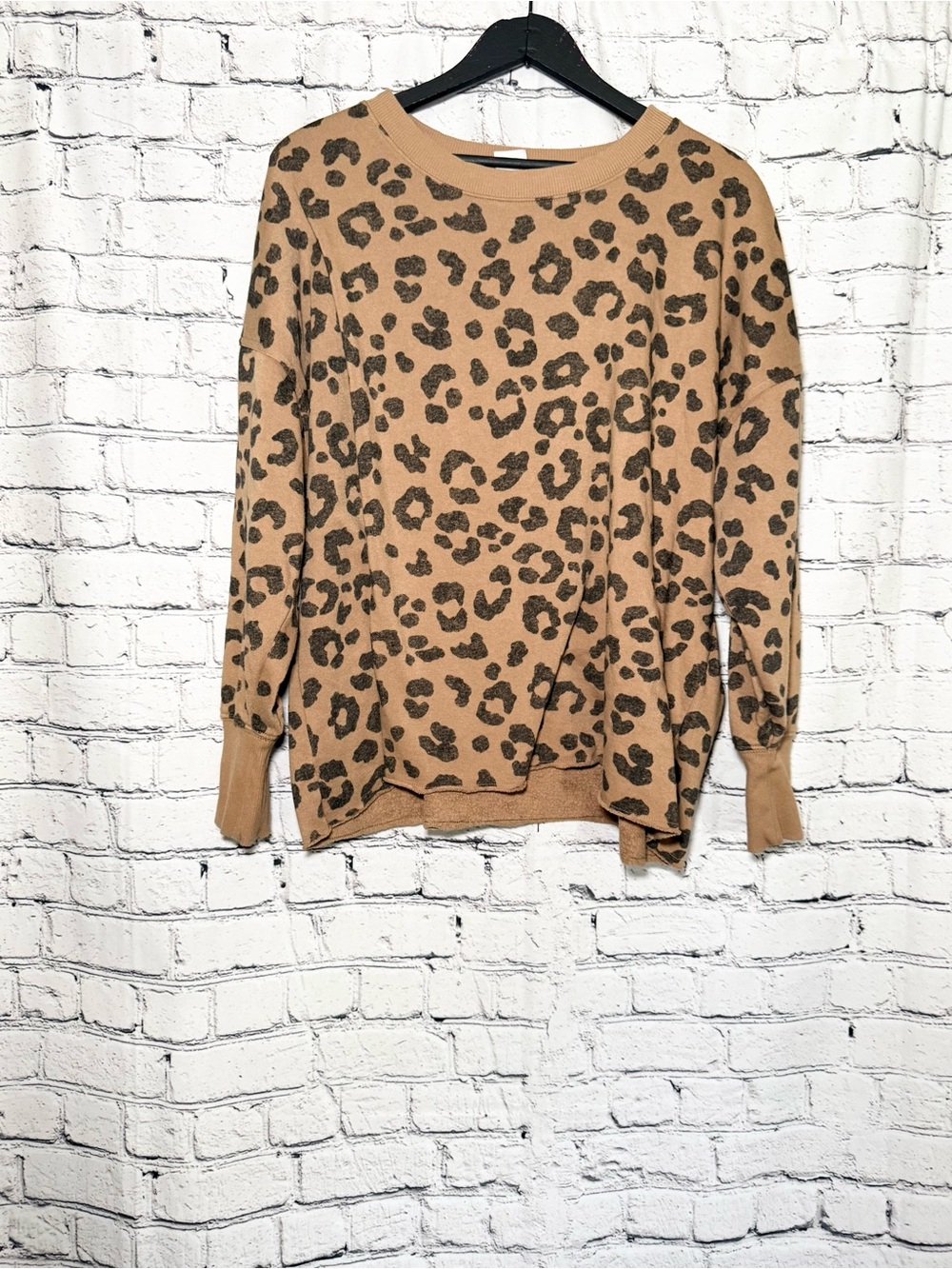 Women’s Leopard Print Crewneck Sweater - Camel